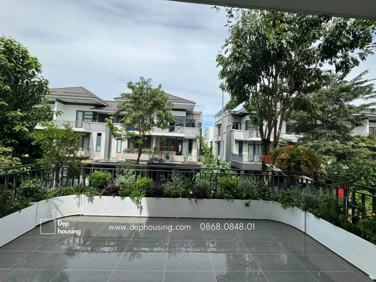 Sân vườn hiện đại dễ chăm sóc